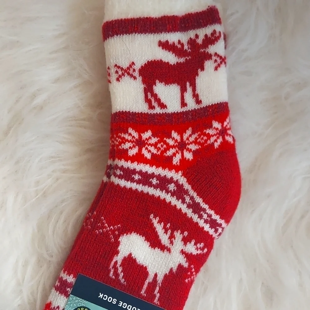 Magellan Red Moose Lodge Crew Socks + Hue Snowman Anti Slip sock - Sz M (6-10)